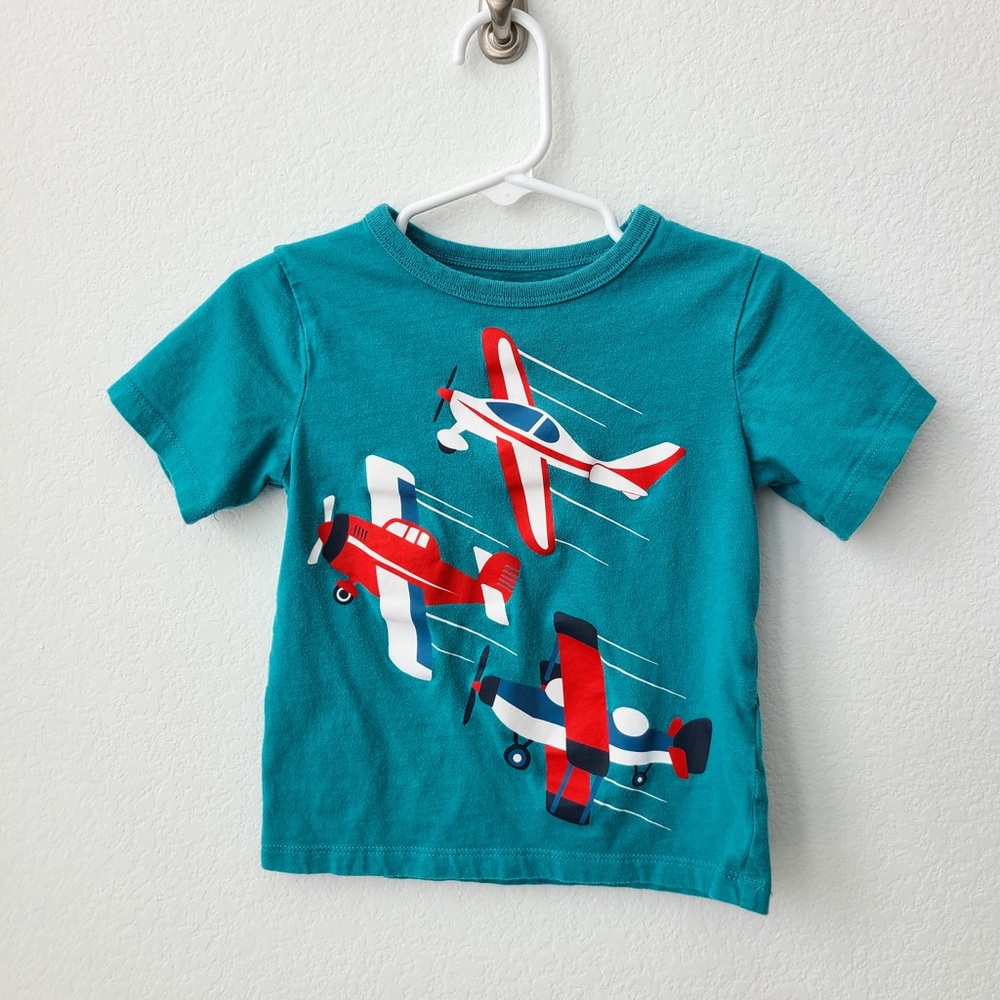Airplanes Graphic Tee